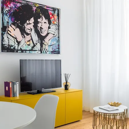 San Babila Design R&r Apartman *